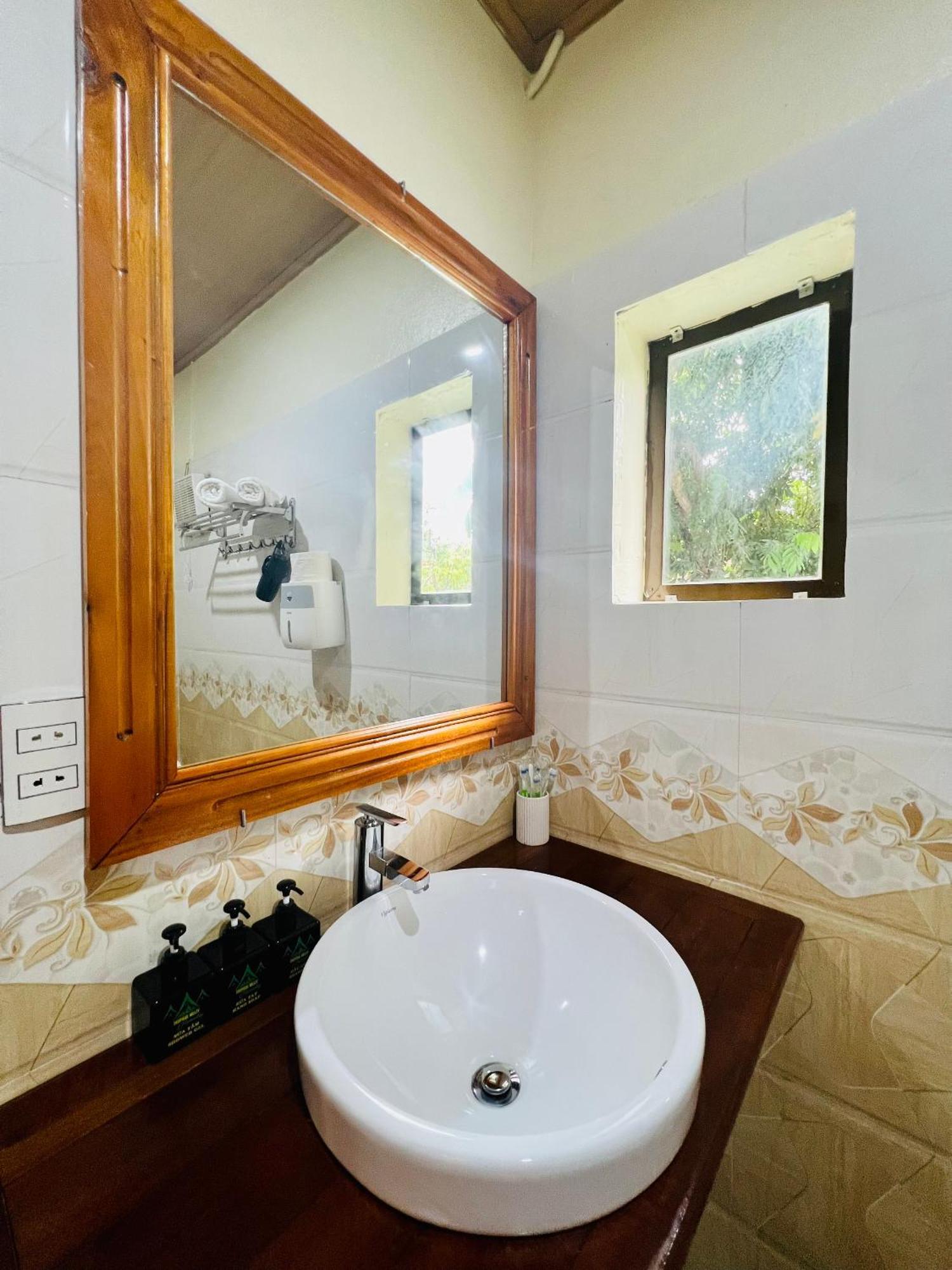 Tropical Valley Homestay - Villas فونغ نها المظهر الخارجي الصورة